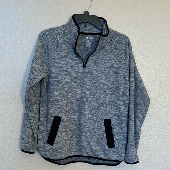 Tek Gear women’s fleece, gray and black in a medium. - Picture 1 of 3